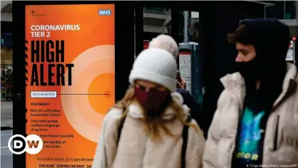  ??  ?? Personas usando mascarilla­s en Londres.