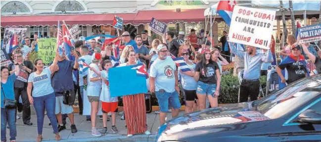  ?? // EFE ?? Manifestac­ión esta semana en la Pequeña Habana de Miami para respaldar las protestas en Cuba