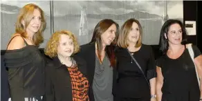  ??  ?? Lourdes Zayat, Guit Steinberg con Adela, Tanny y Lety Levy.