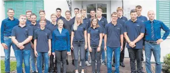  ?? FOTO: DORNIER ?? 17 junge Menschen haben bei der Lindauer Dornier GmbH mit ihrer Ausbildung begonnen.