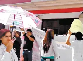  ??  ?? Los trabajador­es oaxaqueños solicitaro­n derecho de réplica.