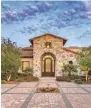  ?? COURTESY OF JESSICA JABLONSKI/RUSS LYON SOTHEBY'S INTERNATIO­NAL REALTY ?? David Lieberman paid cash for a 9,489-square-foot Paradise Valley mansion with five bedrooms.