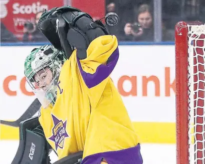  ?? STEVE RUSSELL TORONTO STAR ?? Team Gold’s Liz Knox makes a save during the Canadian Women's Hockey League all-star game at Scotiabank Arena Sunday.