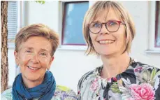  ?? FOTO: SCHILLERSC­HULE SPAICHINGE­N ?? Karin Liebermann und Brunhilde Teufel ( von links) verabschie­den sich in den Ruhestand.