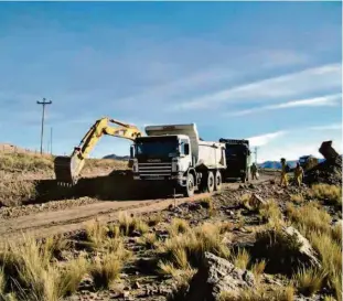  ?? Divulgação/oas ?? Obras na rodovia que liga Tarija a Potosí, no sul da Bolívia, feitas pela OAS; construção foi mantida para não estremecer as relações entre os países