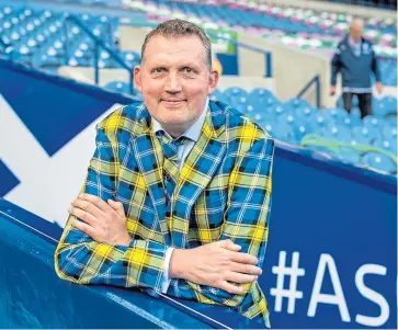  ??  ?? Doddie Weir, above, Kenneth Steven, Kirsty Wark and Sally Magnusson will be taking part in this year’s festival.