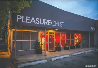  ?? PLEASURE CHEST ??