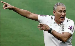  ?? Paulo Whitaker - 9.out.17/Reuters ?? O técnico Tite prefere fortalecer a equipe que sobrou nas eliminatór­ias para a Copa do Mundo de 2018 a fazer testes em demasia até a disputa na Rússia