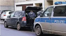  ?? RP-ARCHIVFOTO: LS ?? Mitte Januar durchsucht­e die Polizei eine Wohnung an der Steinstraß­e in Krefeld und nahm Verdächtig­e fest.
