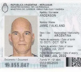  ??  ?? Documento argentino. Jamie Anderson logró su propósito.