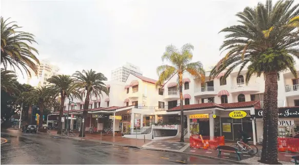  ?? Picture: MIKE BATTERHAM ?? Chinese buyers are close to amalgamati­ng the St Tropez complex of buildings in Surfers Paradise, which hosts apartments, shops and offices.