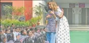  ?? SANCHIT KHANNA/HT ?? US First Lady Melania Trump hugs a student at a government school in Moti Bagh on Tuesday.