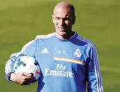  ?? ANSA ?? Zinedine Zidane, 43 anni, oggi allena la Primavera del Real