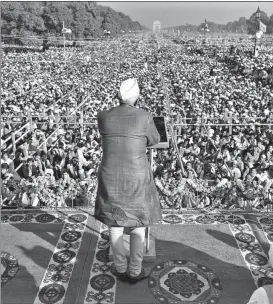  ??  ?? Clockwise from left: Charan Singh at Boat Club, a major hub of protests once, in 1977; Jayaprakas­h Narayan at a meeting in Ramlila Maidan in 1975; supporters of Anna Hazare at Jantar Mantar in 2015.