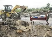  ?? Thoko Chikondi Associated Press ?? MALAWI has reported hundreds of deaths from Cyclone Freddy. At least 53 are dead in Mozambique.