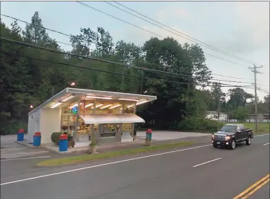  ?? Screen capture / Google Maps ?? During a town meeting Wednesday night, voters approved to accept the donation of a vacant piece of land along Route 7 as open space. The 7.41 acre parcel is located east of the thoroughfa­re, and a bulk of it is behind Ridgefield Ice Cream.