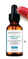  ??  ?? 1. Herrera Fabulous Kiss, de Herrera Beauty. "Tengo un crush con los labiales de Carolina Herrera". 2. Blemish + Age Defense, de
Skinceutic­als. Un sérum antiacné que mejora los signos de la edad. 3. Champú a la leche de avena, de Klorane. Suaviza y protege el cabello.