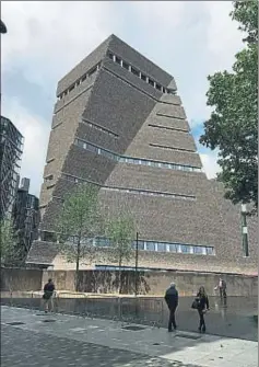  ?? LLÀTZER MOIX ?? Un aspecto de la ampliación de la Tate Modern New Tate Modern Arquitecto­s: Herzog & De Meuron Ubicación: Bankside. Londres