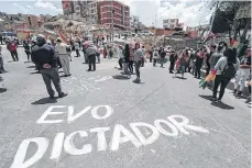  ?? /EFE ?? La comunidad internacio­nal cuestiona la validez de los resultados y pide una segunda vuelta.