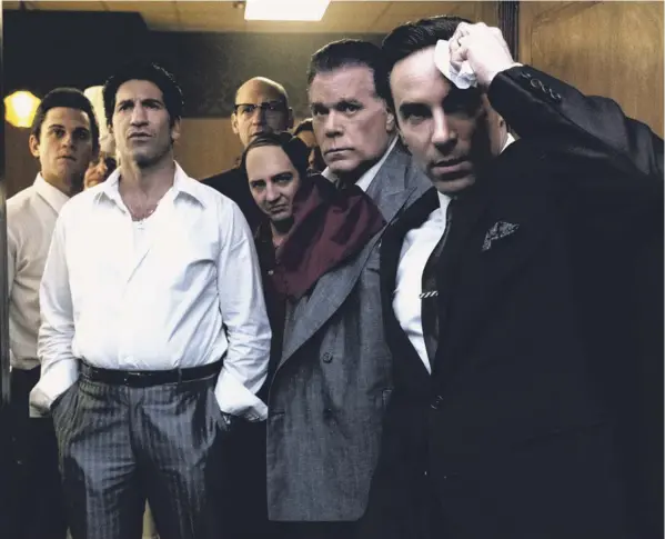  ?? WArNer bros. ?? La película muestra los inicios en la mafia de muchos de los personajes que luego serían emblemátic­os en ‘Los Soprano’.