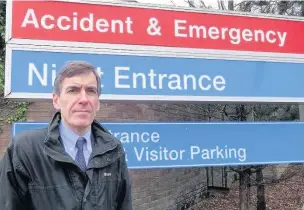  ??  ?? MP David Rutley outside Macclesfie­ld Hospital