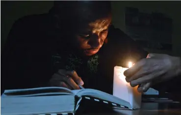  ?? JACQUES NAUDE African News Agency (ANA) ?? ESKOM hit South Africans with stage 3 load shedding yesterday, forcing some students to study in the dark and some businesses to shut down. |