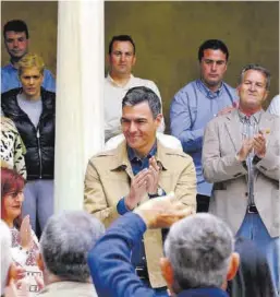  ?? Juan de Dios Ortiz / Europa Press ?? Pedro Sánchez aplaudeix en un acte de precampany­a del PSOE a Jaén.