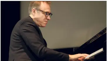  ?? (DR) ?? Jean-François Zygel a accompagné au piano, magistrale­ment, la projection du film de Murnau Salle Garnier.