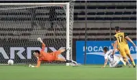  ?? ?? Sobering defeats… Philippine­s striker Kenshiro Daniels scores against Brunei