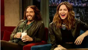  ??  ?? Russell Brand and Katharine Mcphee (Late Night with Jimmy Fallon)