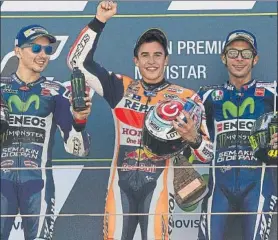  ?? FOTO: EFE ?? Lorenzo, Márquez y Rossi, en el podio. El de Cervera dio un golpe de autoridad