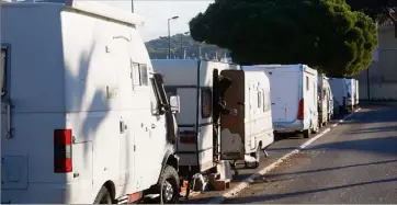  ?? (Photo doc. D. L.) ?? A Saint-Elme, quand le problème des camping-cars semblait être devenu inextricab­le...