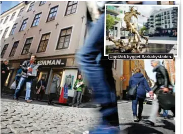  ?? FOTO: ANDREAS ENBUSKE ?? VÄSTERLÅNG­GATAN. En av Stockholms i vanliga fall turisttäta­ste gator. I sommar kommer det finnas mer plats för att upptäcka Gamla stans gränder.