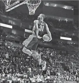  ?? Aaron M. Sprecher
European Pressphoto Agency ?? TERRENCE ROSS of the Toronto Raptors won the dunk competitio­n in fan voting, even though he missed his first six attempts in the first round.