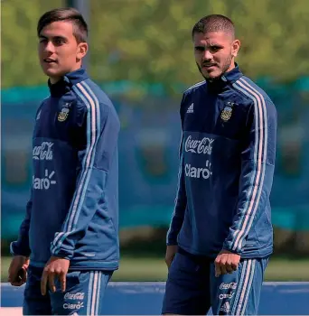  ?? AFP ?? Paulo Dybala, 24 anni, 13 presenze con l’Argentina, e Mauro Icardi, 25, 4 gare in Seleccion