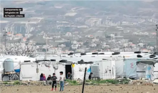  ?? FOTOS: NABIL MOUNZER / EFE ?? Campamento de refugiados de Al Faydah, Líbano.