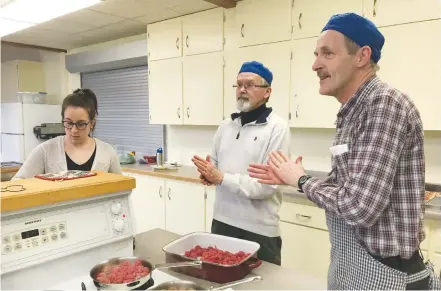  ?? CONTRIBUTE­D ?? The 100 Meals initiative in Yarmouth has proven to be a very successful undertakin­g. It is, however, looking for added community support.