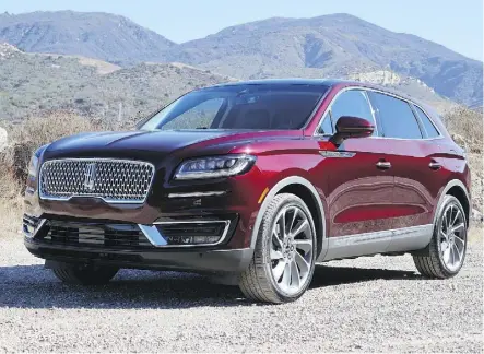  ?? PHOTOS: JIL McINTOSH/DRIVING ?? The Lincoln Nautilus dropped the MKX’s “double-wing” grille in favour of a mesh nose, more in line with the Navigator and the Continenta­l.