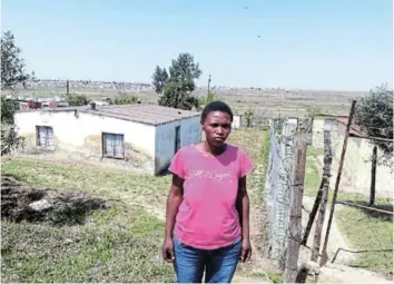  ?? Pictures: MFUNDO PILISO ?? TB VICTIM: Dimbaza resident Phumla Tame beat her TB diagnosis after taking treatment in hospital. But once she returned to her house with asbestos roofing, she fell sick again.