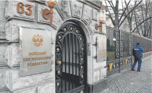  ?? // AFP ?? Puerta de entrada a la embajada de Rusia en Berlín