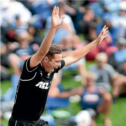  ?? PHOTOSPORT ?? Tim Southee appeals during his six-wicket haul in New Zealand’s win over Bangladesh in Dunedin.