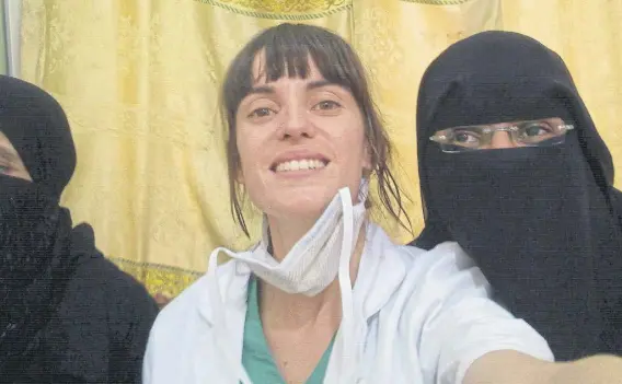  ?? Facebook ?? Guadalupe Báez, meses atrás en Yemen, donde trabajó con Médicos sin Fronteras en plena guerra civil