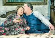  ?? AP ?? Roseanne Barr und John Goodman in «Roseanne».