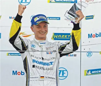  ?? FOTO: KRÄLING ?? Tim Zimmermann freut sich über Platz drei am Sachsenrin­g – sein bisher bestes Resultat im Porsche-CarreraCup.