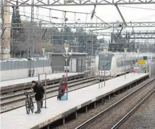  ?? // INÉS BAUCELLS ?? Estación de tren de Cercanías en la provincia de Barcelona