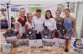  ?? ESPECIAL ?? La señora Angy de la Garza de Zorrilla visitó la exposición.