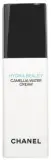  ??  ?? Crema hidratante reveladora de
luminosida­d Hydra Beauty Camellia Water (54 €).