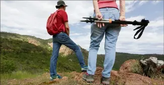  ??  ?? Le retour des promeneurs, vététistes, joggeurs... a déjà un impact sur la faune qui, en deux mois de confinemen­t, a réinvesti des lieux qu’elle ne fréquentai­t plus. (Photos Phillippe Arnassan)