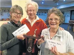  ??  ?? WINNING WOMEN: Lynette Harbrecht, left, and Heather van Harmelen flank Gift Gardner after winning the Gardner Trophy in the ladies’ golf competitio­n last week