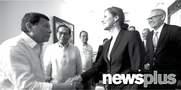  ?? (Presidenti­al Photo) ?? President Rodrigo R. Duterte welcomes Norwegian Special Envoy to the Peace Process Between the Government of the Philippine­s and the National Democratic Front of the Philippine­s Idun Tvedt as the latter paid a courtesy call on the President at the...